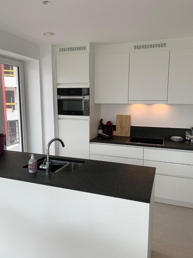 Lichtrijk 2-Slaapkamerappartement Met Zeezicht En Gratis Parking Остенде Екстер'єр фото
