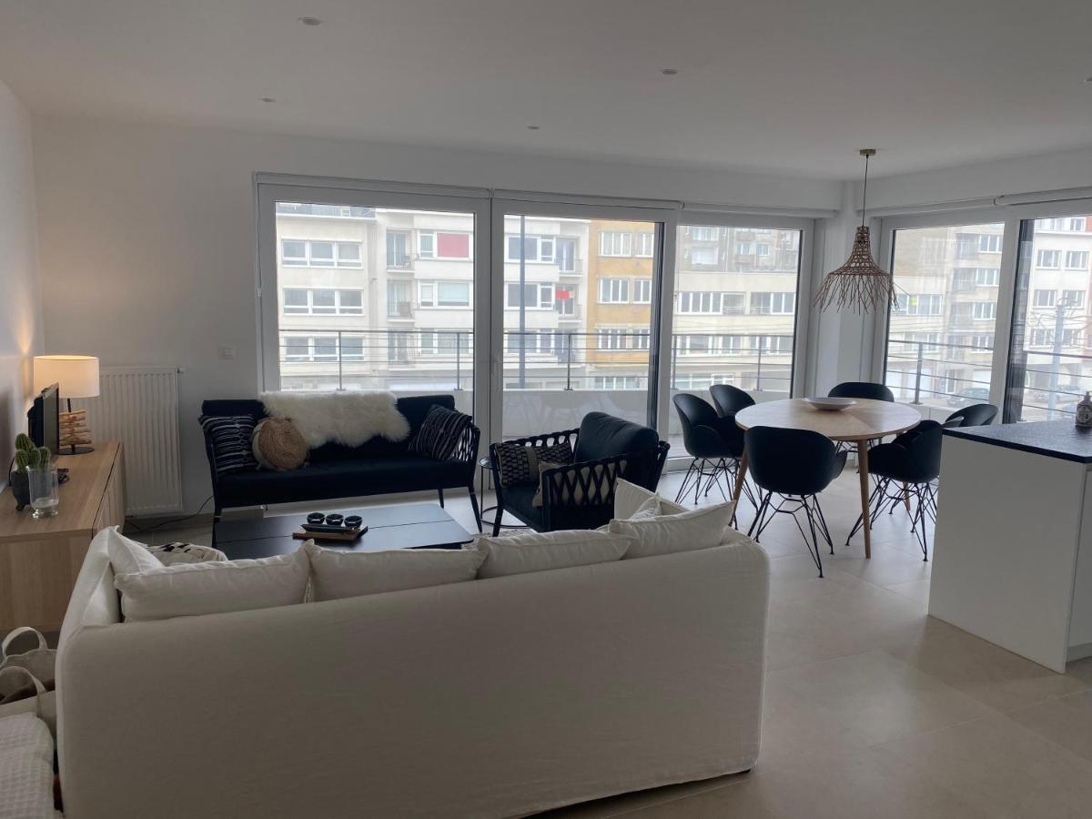 Lichtrijk 2-Slaapkamerappartement Met Zeezicht En Gratis Parking Остенде Екстер'єр фото
