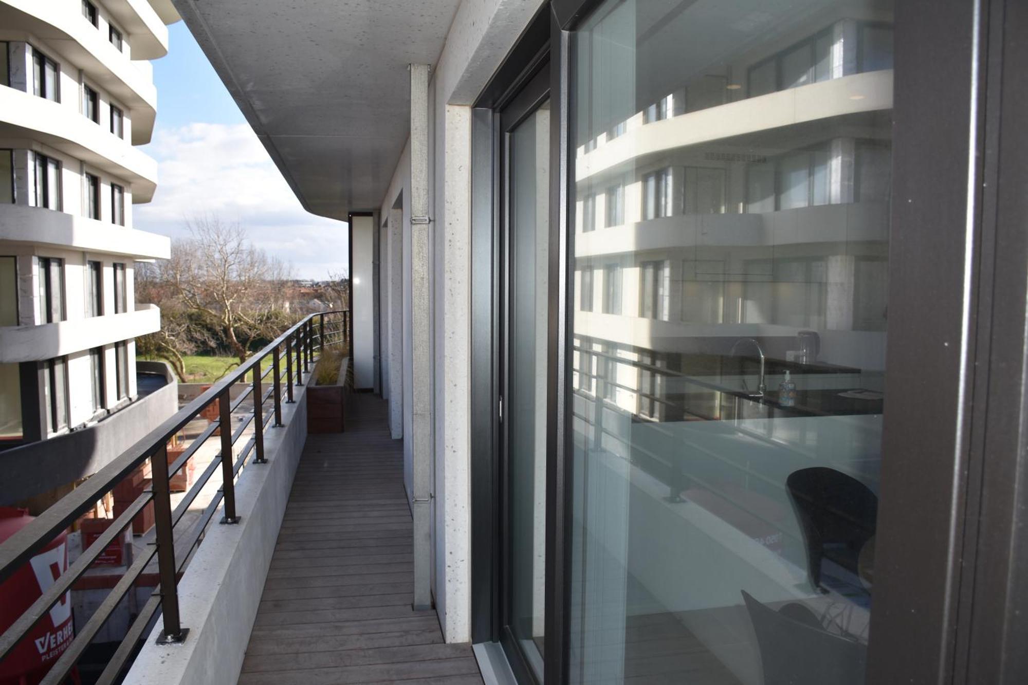 Lichtrijk 2-Slaapkamerappartement Met Zeezicht En Gratis Parking Остенде Екстер'єр фото